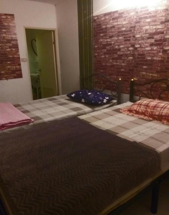 Srikrung Guesthouse Phra Nakhon Si Ayutthaya Zimmer foto