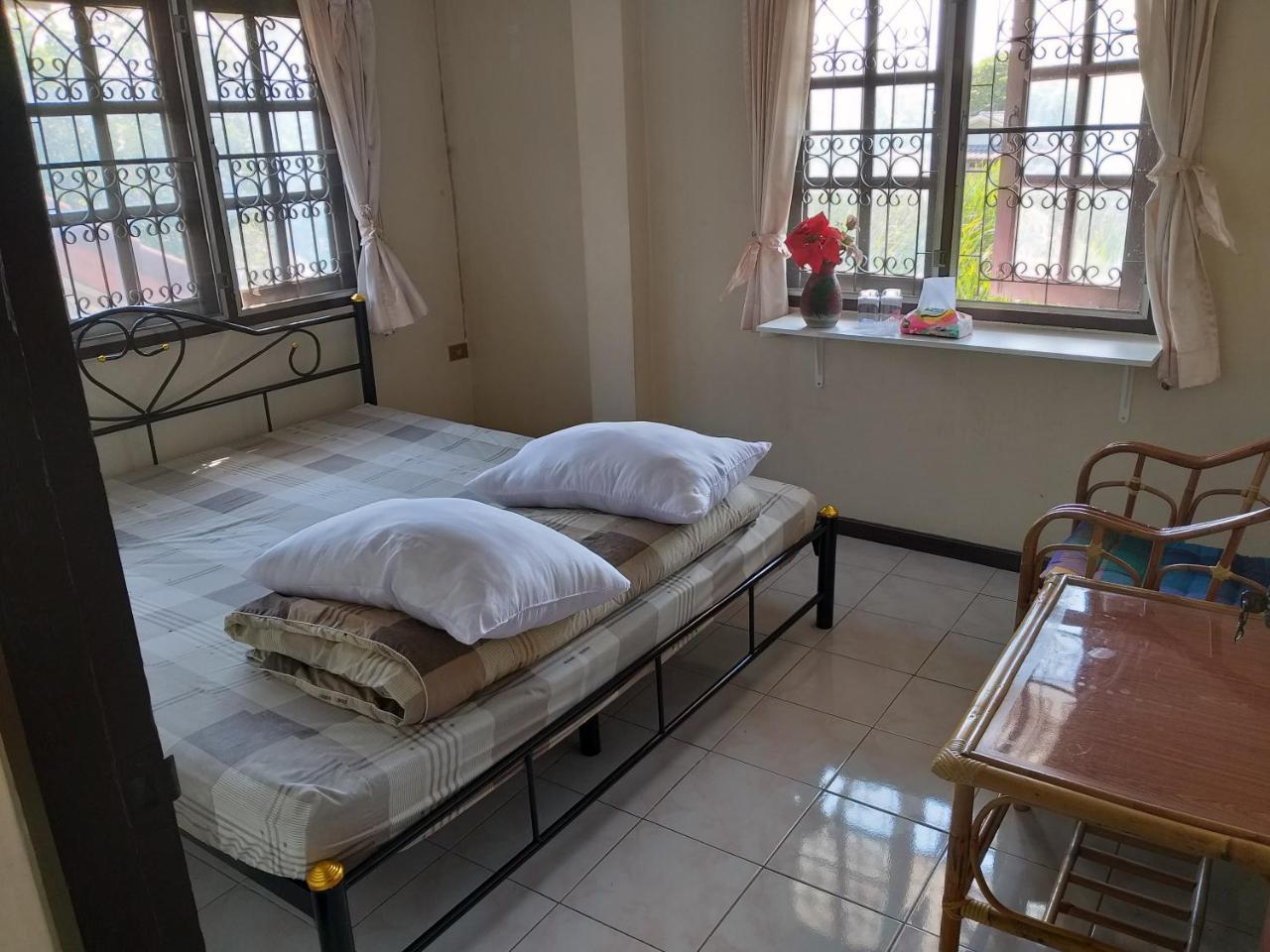 Srikrung Guesthouse Phra Nakhon Si Ayutthaya Exterior foto